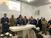 Vários militares presentes