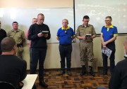Bíblia do militar no 6º BPM - Lages