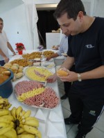 Um suculento café servido aos Militares