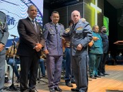 Entrega de medalhas aos militares e civis