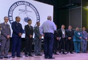Entrega de medalhas aos militares e civis