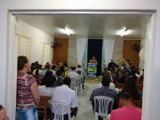 Igreja lotada e mais ainda do Poder de Deus
