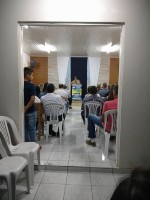 Igreja lotada e mais ainda do Poder de Deus