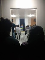 Igreja lotada e mais ainda do Poder de Deus