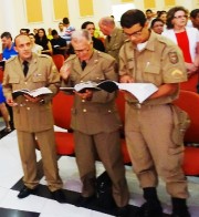Militares e apoio feminino