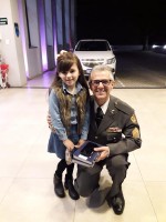 Militares em união no culto militar