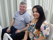 Família unida na presença de Deus