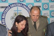 Família unida na presença de Deus