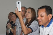 Família unida na presença de Deus