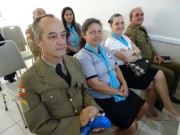 Família unida na presença de Deus