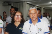 Família unida na presença de Deus