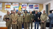 Missão e militares unidos