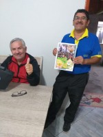 Sócios recebem materiais e bíblias do militar