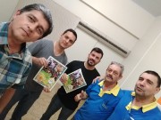 Sócios recebem materiais e bíblias do militar