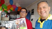 Sócios recebem materiais e bíblias do militar