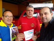 Sócios recebem materiais e bíblias do militar