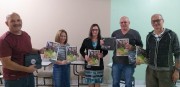 Sócios recebem materiais e bíblias do militar