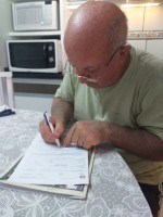 Entrega de brindes, materiais e bíblias UMESC
