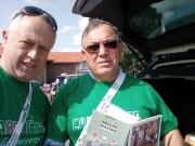 Sócios recebem materiais e bíblias do militar