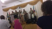 Culto de militares na cidade sombrio