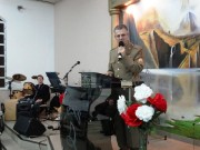 Policial aceita Jeus em culto de militares em Laguna