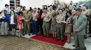 Policial aceita Jeus em culto de militares em Laguna