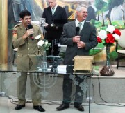 Policial aceita Jeus em culto de militares em Laguna