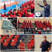 Entrega de bíblias aos alunos soldados