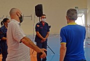Entrega de bíblias aos alunos soldados