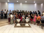 Sombrio com culto militar 