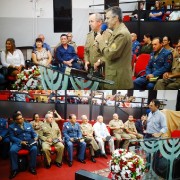 Timpo recebe militares