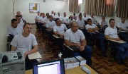Lavando literaturas evangélicas para os Alunos